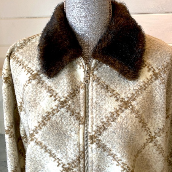 Y2K BARRAGE Faux Fur Collar Plaid Fleece Jacket Size Large EUC - Picture 3 of 8
